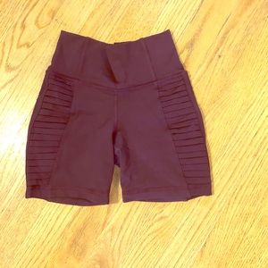 Lululemon dark plum purple short size 2- worn once